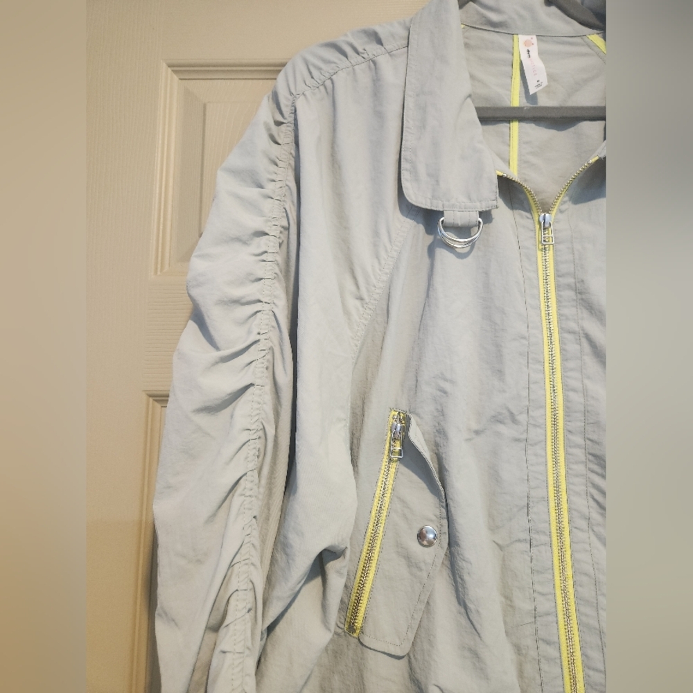 NWOT Daily Practice Anthropologie Windbreaker Size Medium - Picture 12 of 13